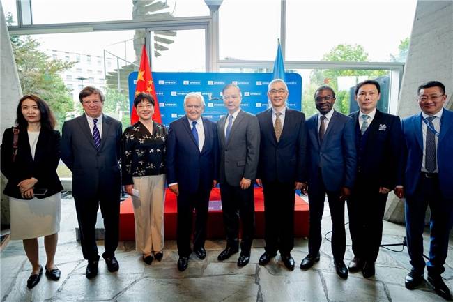推动中国白酒文化走向世界，沱牌非遗酿造技艺、舍得文化走进联合国教科文组织总部